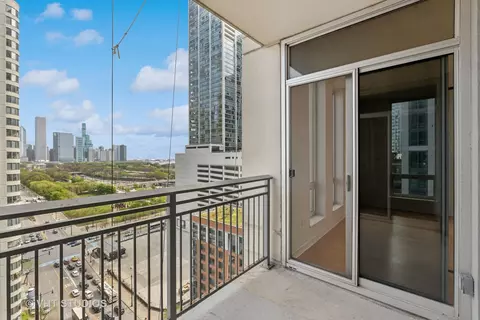 Exterior - 1250 S Michigan Ave #1701, Chicago, IL 60605 photo 1 of 2