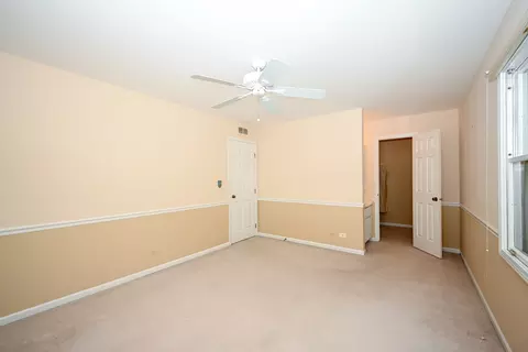 Bedroom - 1075 Creekside Dr, Wheaton, IL 60189 photo 3 of 4