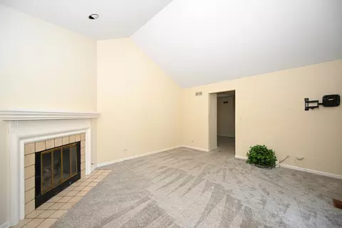 Living - 1075 Creekside Dr, Wheaton, IL 60189 photo 5 of 5