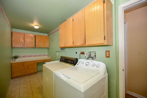 Other - 1075 Creekside Dr, Wheaton, IL 60189 photo 2 of 4