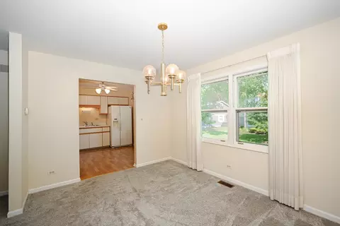 Dining - 1075 Creekside Dr, Wheaton, IL 60189 photo 1 of 3
