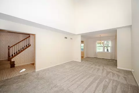 Living - 1075 Creekside Dr, Wheaton, IL 60189 photo 1 of 5