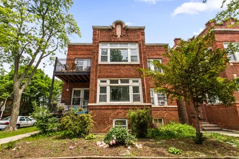 5353 W Belle Plaine Ave, Chicago, IL 60641