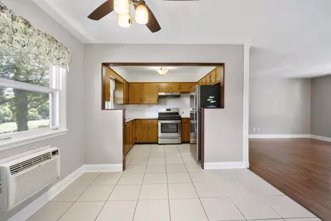 5902 Fox Lake Rd, Mchenry, IL 60051 photo 4