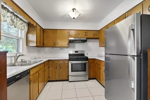 5902 Fox Lake Rd, Mchenry, IL 60051 photo 3