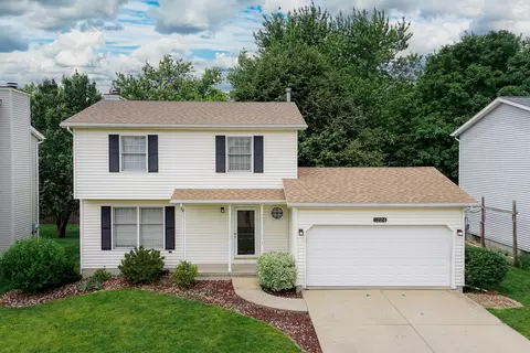 1224 Eastport Dr, Bloomington, IL 61704