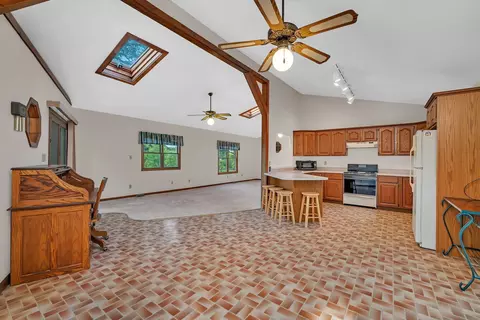 6828 E 2925 North Rd, Cornell, IL 61319 photo 4
