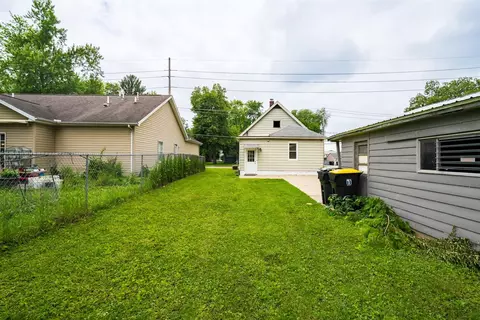 Exterior - 1006 S Adelaide St, Normal, IL 61761 photo 10 of 10