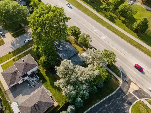 537 W Stearns Rd, Bartlett, IL 60103 photo 3