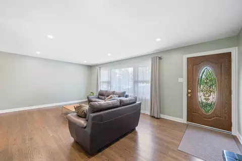 537 W Stearns Rd, Bartlett, IL 60103 photo 6