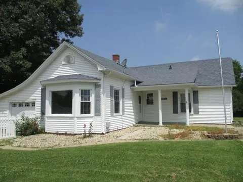126 W 9th St, Streator, IL 61364