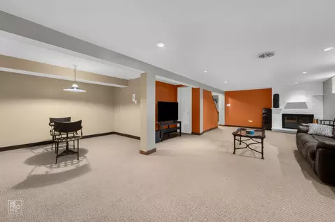 Living - 641 E Belmont Ave, Addison, IL 60101 photo 5 of 6