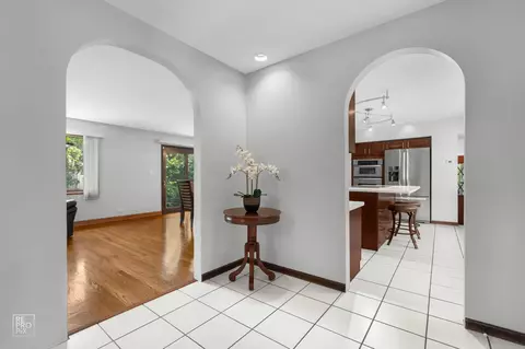 Entry Way - 641 E Belmont Ave, Addison, IL 60101 photo 1 of 2