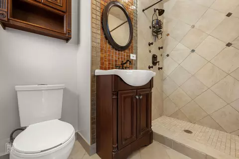 Bath - 641 E Belmont Ave, Addison, IL 60101 photo 1 of 3