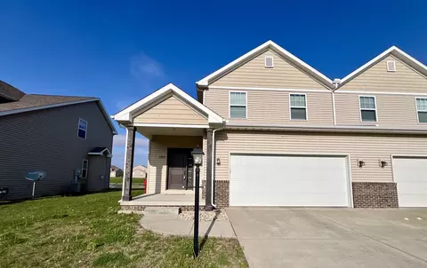 1318 Myrtle Beach Ave, Champaign, IL 61822