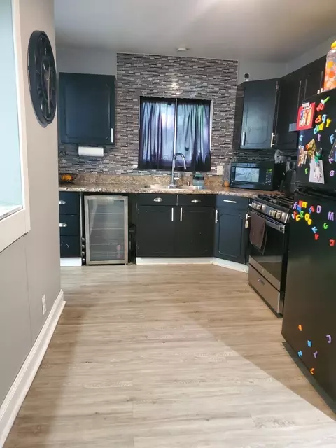 Kitchen - 50 Leonard St, Elgin, IL 60123 photo 1 of 2