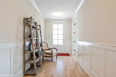 Entry Way - Undisclosed, Willowbrook, IL 60527 photo 1 of 2