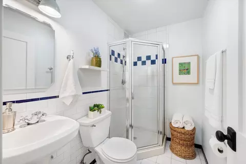 Bath - 602 E Park Ave, Elmhurst, IL 60126 photo 2 of 2