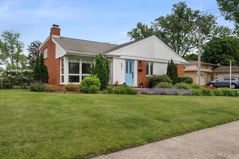 Exterior - 602 E Park Ave, Elmhurst, IL 60126 photo 10 of 10
