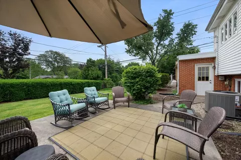 Exterior - 602 E Park Ave, Elmhurst, IL 60126 photo 4 of 10