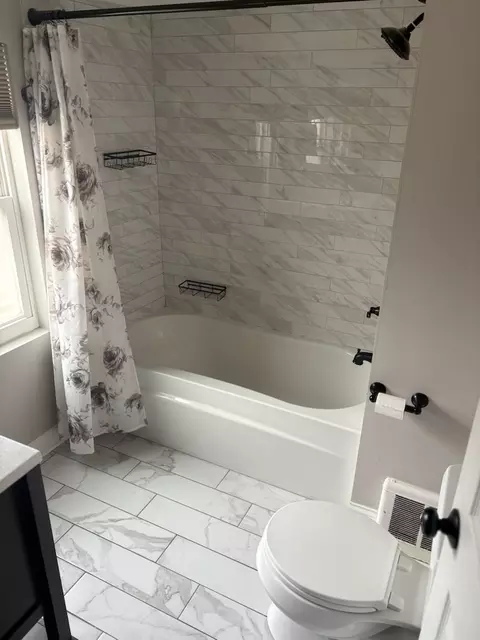 Bath - 2119 S 20th Ave, Broadview, IL 60155 photo 1 of 2