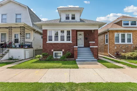 5639 W Cornelia Ave, Chicago, IL 60634