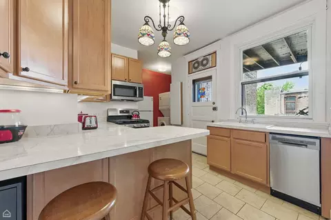 Kitchen - 1235 E 53rd St #3, Chicago, IL 60615 photo 1 of 3