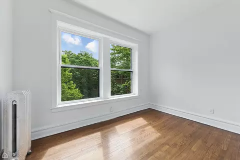 Bedroom - 1235 E 53rd St #3, Chicago, IL 60615 photo 8 of 9