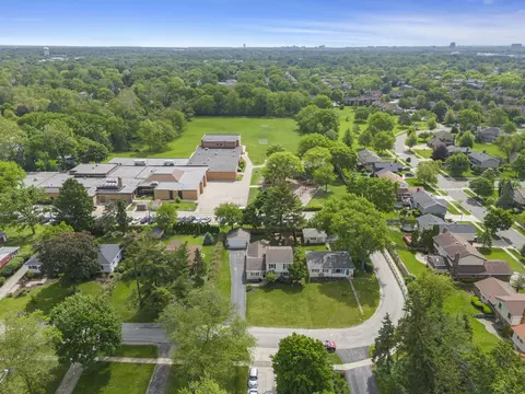 View/Area - 1341 S Sumner St, Wheaton, IL 60189 photo 1 of 4
