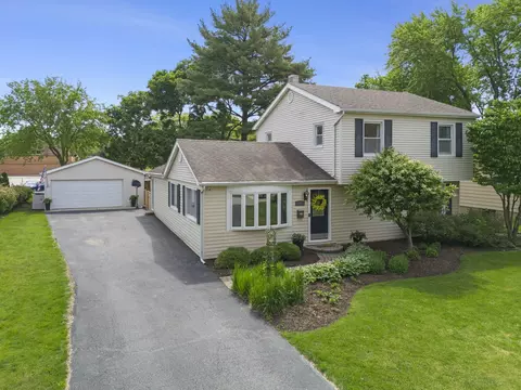 Exterior - 1341 S Sumner St, Wheaton, IL 60189 photo 3 of 8