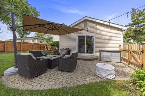 Exterior - 1341 S Sumner St, Wheaton, IL 60189 photo 5 of 8