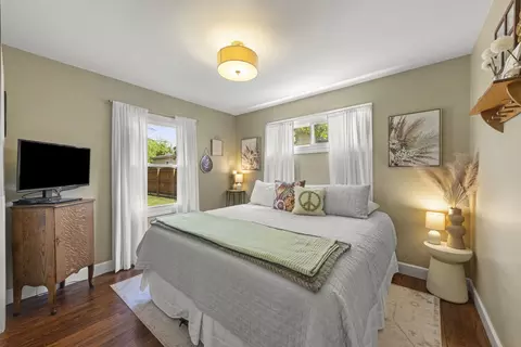 Bedroom - 1341 S Sumner St, Wheaton, IL 60189 photo 1 of 5