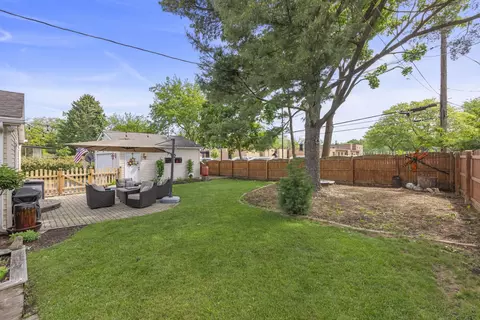 Exterior - 1341 S Sumner St, Wheaton, IL 60189 photo 7 of 8