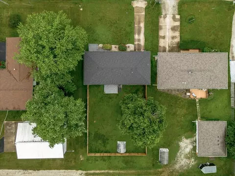 View/Area - 305 E Marshall St, Tolono, IL 61880 photo 3 of 5