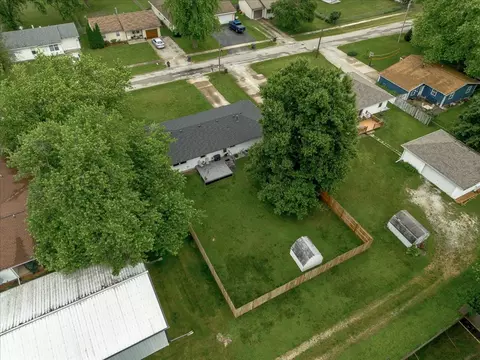 View/Area - 305 E Marshall St, Tolono, IL 61880 photo 2 of 5