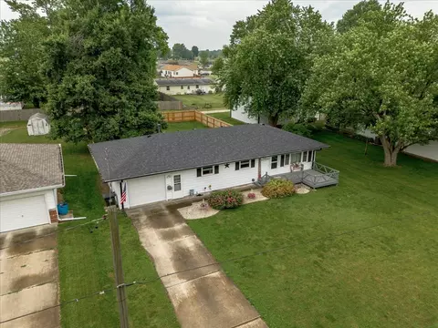 View/Area - 305 E Marshall St, Tolono, IL 61880 photo 4 of 5