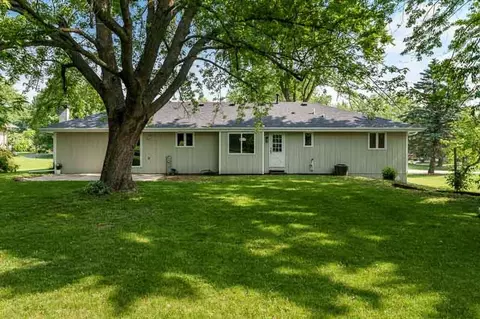 Exterior - 7329 Cornflower Rd, Cherry Valley, IL 61016 photo 8 of 10