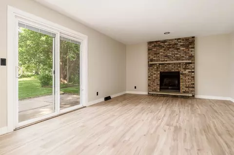 Living - 7329 Cornflower Rd, Cherry Valley, IL 61016 photo 7 of 9