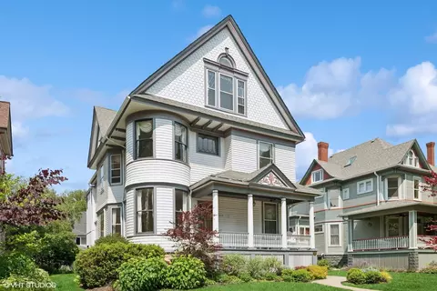 235 S Grove Ave, Oak Park, IL 60302