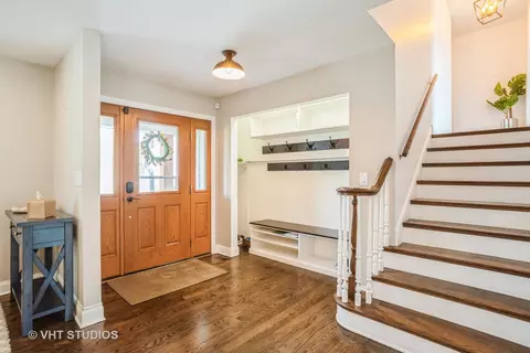 6140 Ruby St, Rosemont, IL 60018 photo 2