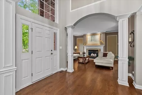 Entry Way - 414 Morgan Ln, Fox River Grove, IL 60021 photo 2 of 3