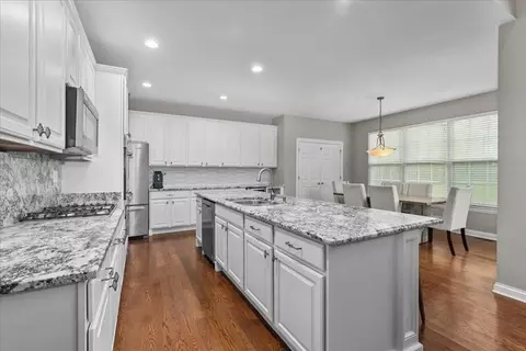 Kitchen - 414 Morgan Ln, Fox River Grove, IL 60021 photo 2 of 3