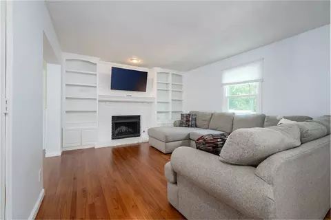 Living - 1404 Godfrey Dr, Normal, IL 61761 photo 3 of 6