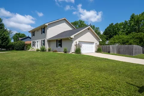 Exterior - 1404 Godfrey Dr, Normal, IL 61761 photo 8 of 11