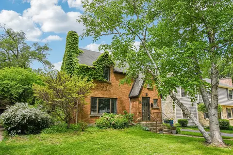 237 Le Grande Blvd, Aurora, IL 60506