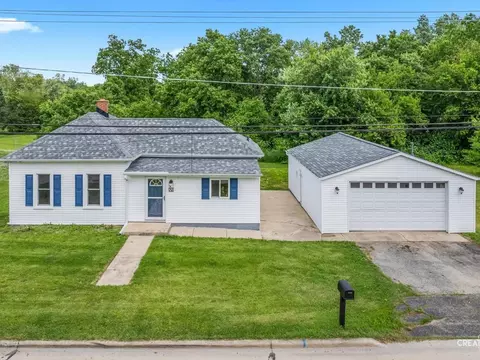 819 S Ottawa St, Earlville, IL 60518