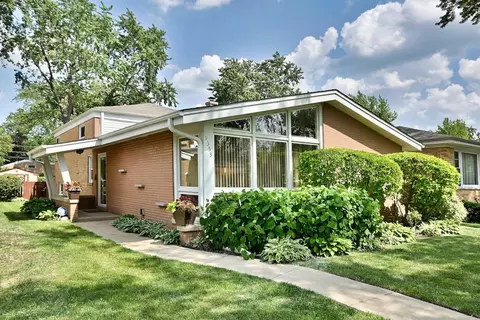 9353 Ewing Ave, Evanston, IL 60203