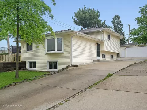 339 W Ann St, Lombard, IL 60148