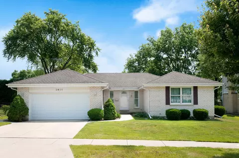 2811 N Harvard Ave, Arlington Heights, IL 60004