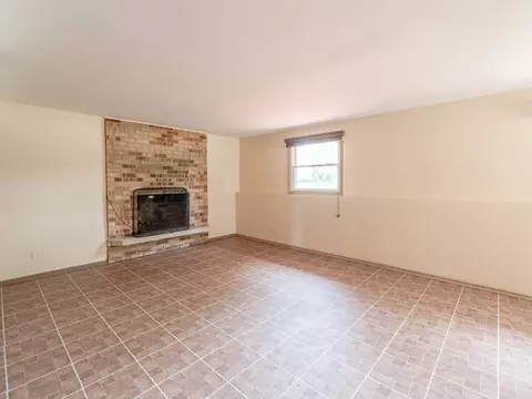 2134 S Hull Dr, Wheaton, IL 60189 photo 13